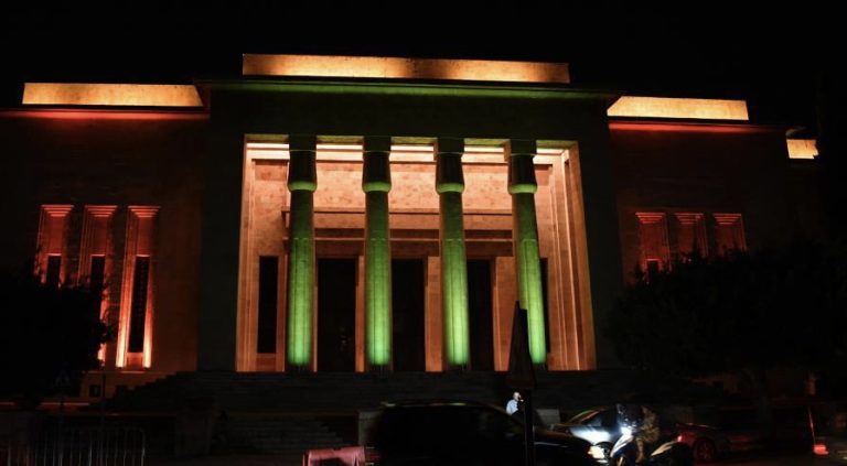 بالفيديو – إضاءة المتحف بمناسبة عيد الاستقلال