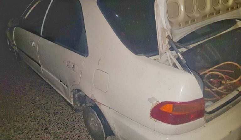 ضبط سيارة مسروقة وتوقيف سائقها