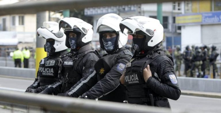 توقيف 7 مسلحين احتجزوا رهائن بمستشفى في الإكوادور