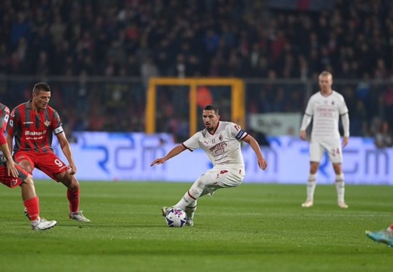 الدوري الايطالي لكرة القدم: نابولي يحقق رقماً تاريخياً