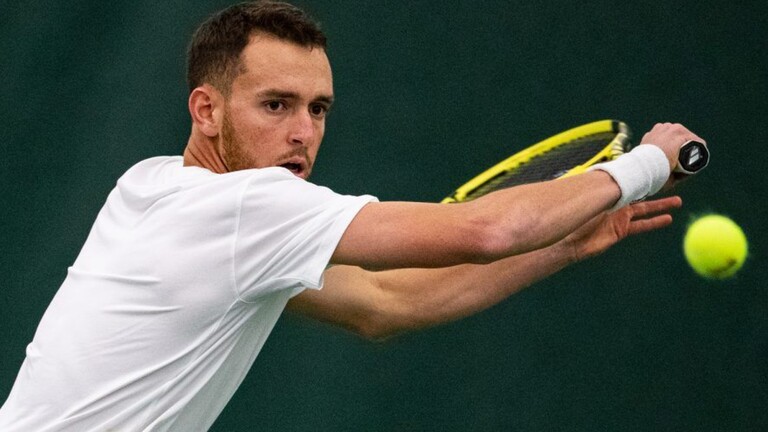 طرد لاعب سوري لمواجهته لاعباً من الكيان الغاصب