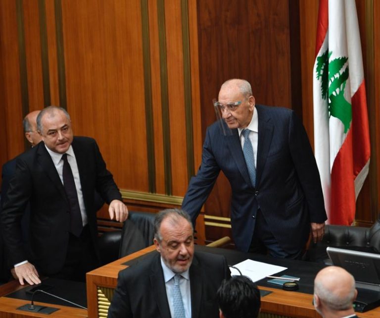 المجلس يمنح الحكومة “نصف ثقة”.. رقصٌ نيابي على “جثة” الدستور..