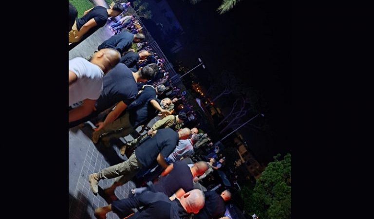 بالفيديو: جرحى بإطلاق نار أمام الـ”ام تي في”