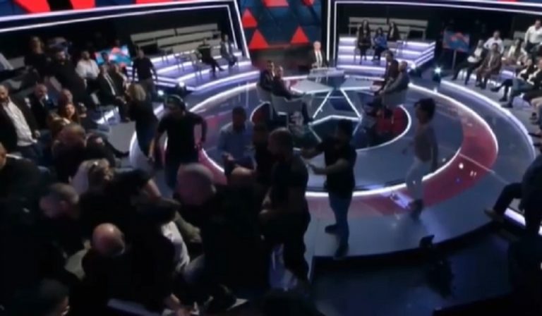 بعد الإشكال.. سياسيون يتضامنون مع الـ”mtv”