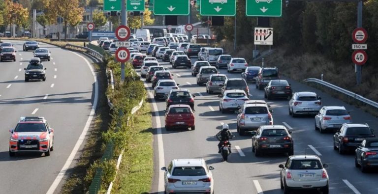 حادث خيالي.. سيارة تدهس سائقتها 3 مرات!