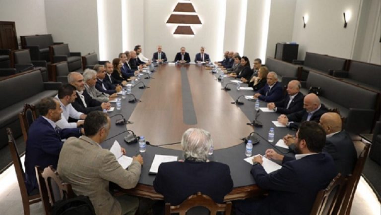 هل سيشارك “الكتائب” في “قداس القوات”؟