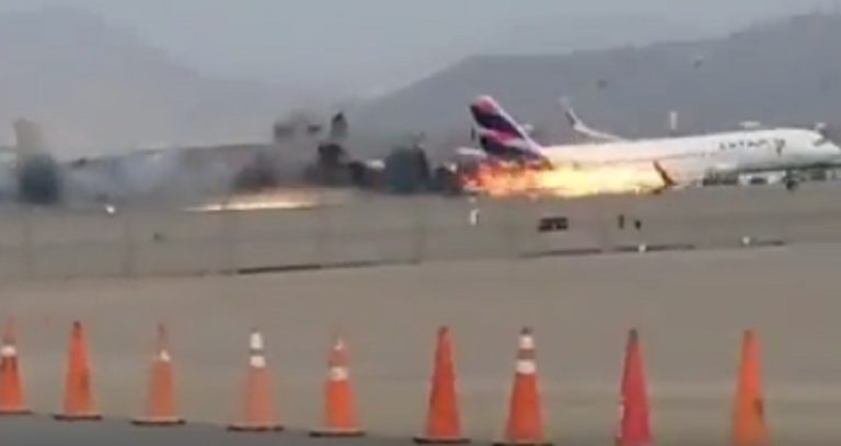 بالفيديو: اصطدام طائرة بشاحنة عند إقلاعها