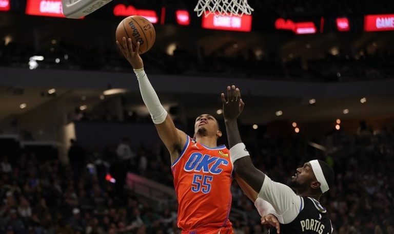 NBA: ميلووكي يواصل انطلاقته الصاروخية