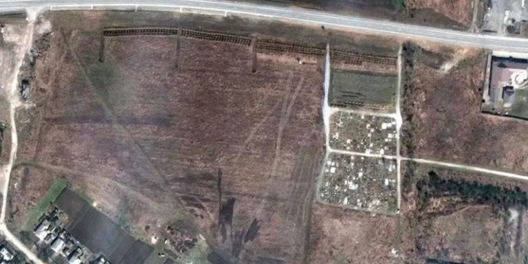 صور أقمار صناعية تظهر توسعا سريعا لمقبرة جنوب أوكرانيا