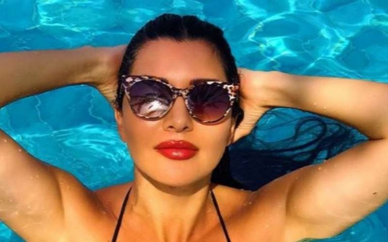 بالصور: لاميتا فرنجية في أحدث ظهور لها من حوض السباحة!