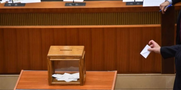 “الجلسة الرئاسية” كسابقاتها.. الورقة البيضاء مقابل معوض