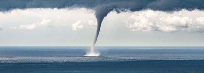 انهيار سد في لانغ سون شمال فيتنام بسبب إعصار “ماتمو”