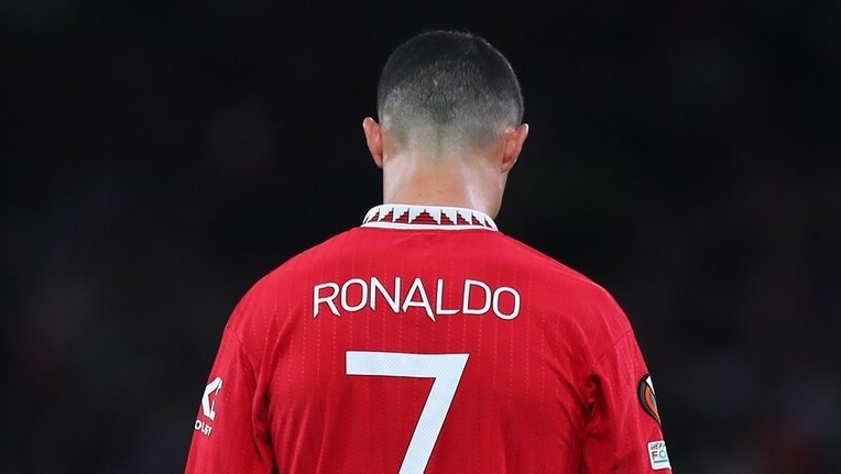 هل انتهى مشوار رونالدو مع مانشستر يونايتد؟