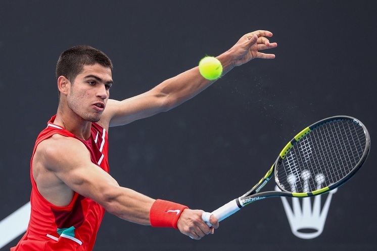 الكاراز يواصل صدارته للاعبي التنس