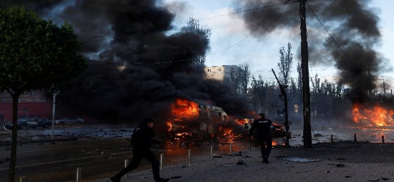 صفارات الإنذار تدوي في أوكرانيا.. وقصف روسي على كييف