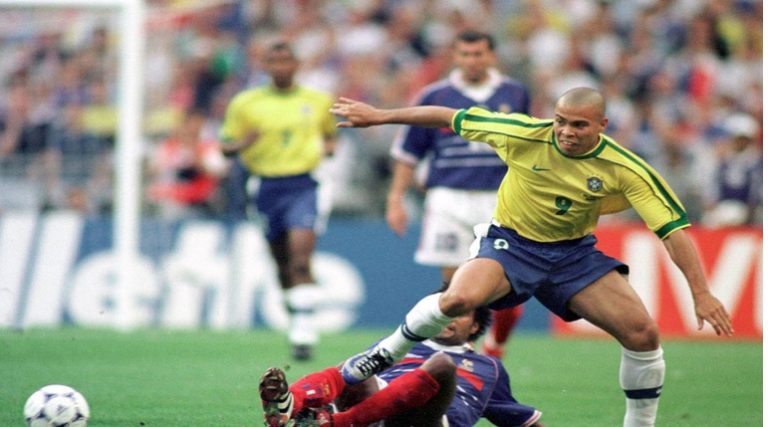ماذا حدث للبرازيلي رونالدو في نهائي مونديال 1998