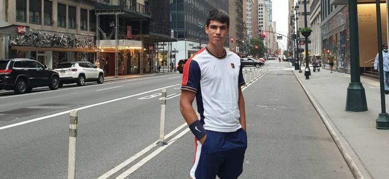 ألكاراز يعيد كتابة تاريخ التصنيف في الكرة الصفراء