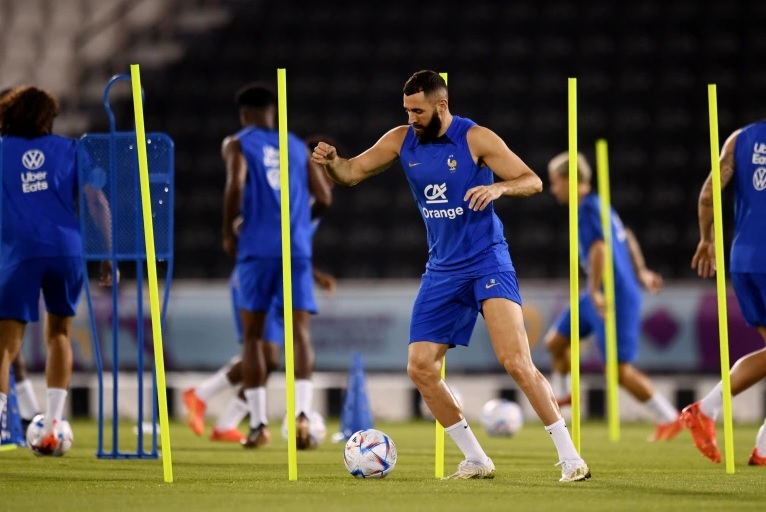 بنزيما خارج المونديال !!