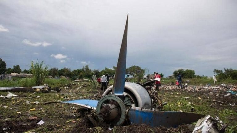 بالفيديو.. سقوط طائرة على منطقة سكنية في كولومبيا