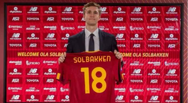 روما يكشف عن أولى صفقاته الشتوية