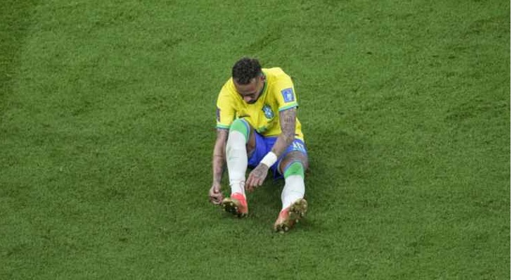 نيمار مهدد بالغياب عن باقي مباريات المونديال