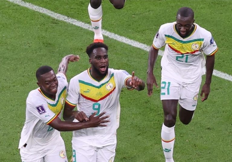 السنغال تهزم قطر وتُخرجها رسمياً من المنافسة