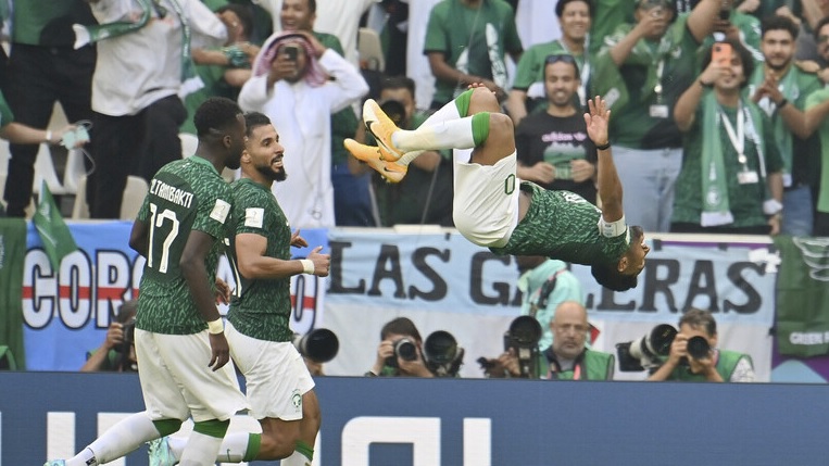 تغريدة غامضة حول مباراة السعودية ـ بولندا تثير التساؤلات