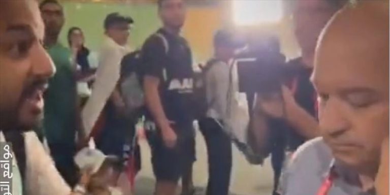 موقف شجاع.. سعودي لـ”مُراسل “إسرائيليّ”: أنت غير مُرحّب بك(فيديو)