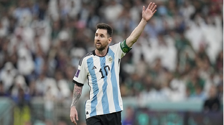 وكيل ميسي يعلق على أنباء انتقال “البرغوث” للدوري الأميركي