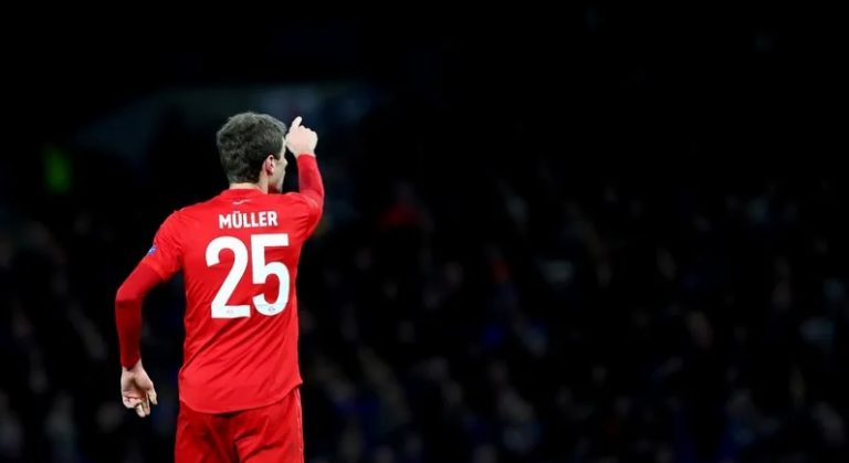 تعليق الماني على اعتزال بيكيه