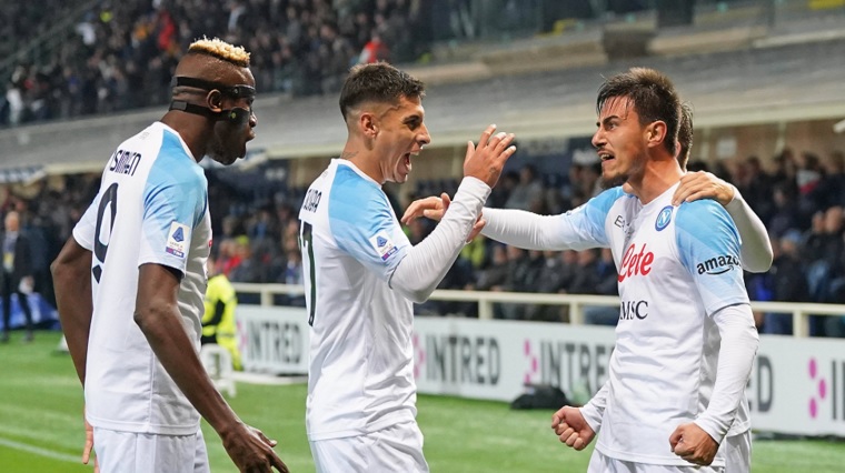 نابولي يقهر اتلانتا ويواصل صدارته للكالتشيو