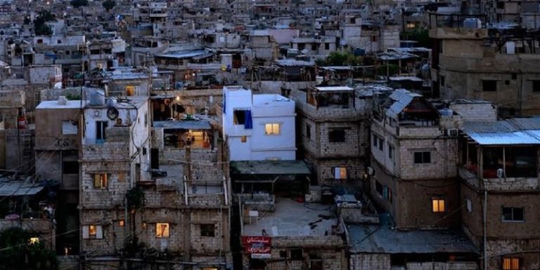 “الرصاص عم يلعلع”.. حدّة الاشتباكات المسلحة ترتفع في برج البراجنة!(فيديو)