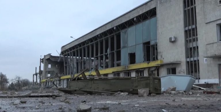 القوات الروسية “تطرد” القوات الأوكرانية من بلدات في دونيتسك