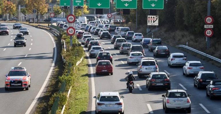 حادثة أغرب من الخيال.. سيارة تدهس سائقتها 3 مرات