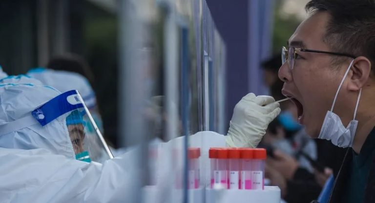 الصين و”حرب كورونا”.. أكبر زيادة بالإصابات اليومية في 6 أشهر