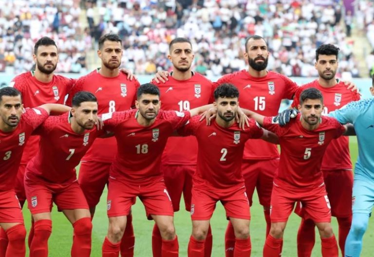 لاعبو إيران يمتنعون عن أداء النشيد الوطني.. تضامناً مع الاحتجاجات!