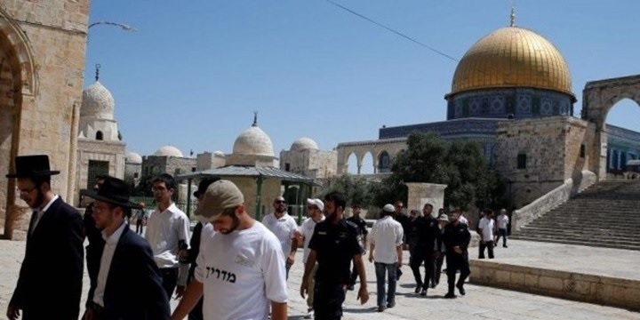 “الحرم الإبراهيمي” في مرمى “غض البصر”.. ونتنياهو للمليار مسلم: لا أعصي بن غفير!