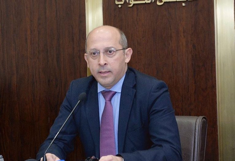 آلان عون: عاجلا أم أجلا سيتم إقرار “الكابيتال كونترول”