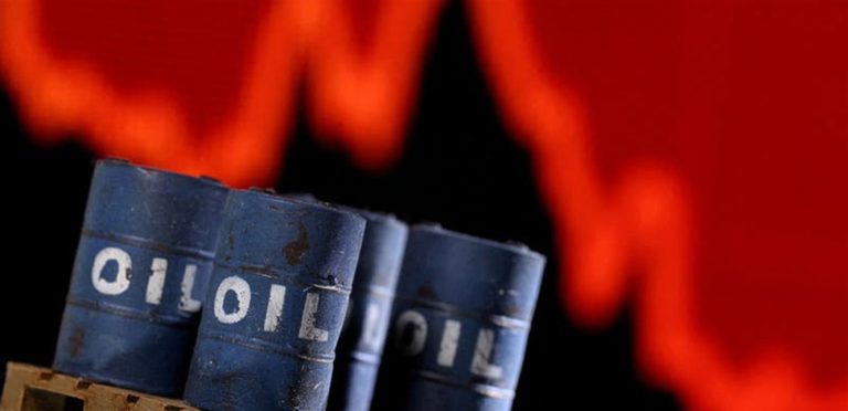 أسعار النفط العالمية.. إلى مزيد من الإنخفاض