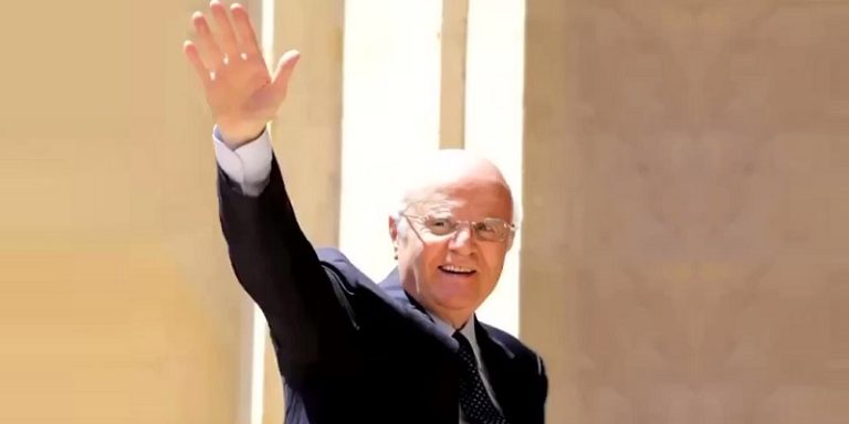 جان عبيد لا يزال بيننا!