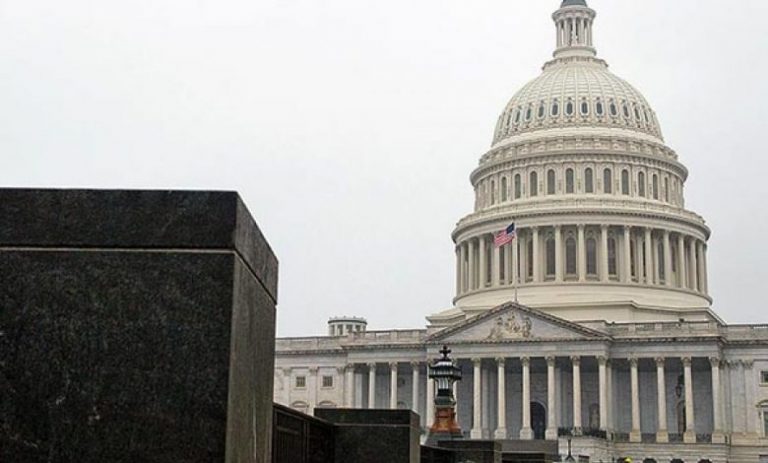 عشية إنتخابات التجديد النصفي للكونغرس.. هذه أبرز المعطيات