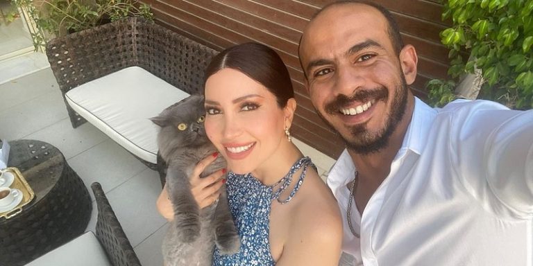 بعد أيام من “العودة”.. زوج نسرين طافش يغازلها