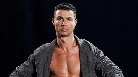 رونالدو عن ابنه المتوفي: “أبقي رماده قريبًا من رماد والدي”