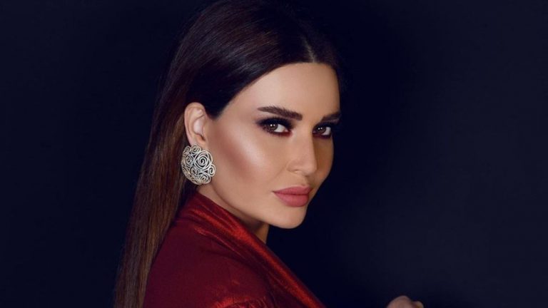 بالفيديو..سيرين عبد النور غاضبة بسبب النفايات