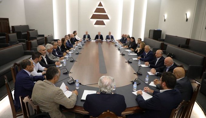 الكتائب: إطالة أمد الفراغ تبقي البلد رهينة لقوى الأمر الواقع