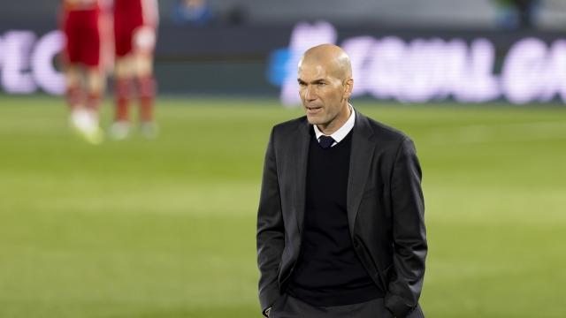 زيدان يتولى تدريب فرنسا بعد المونديال