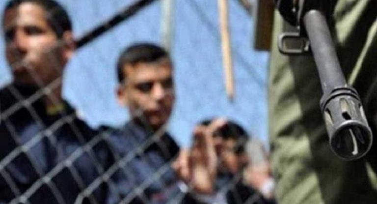 حماس: تبادل الأسرى مشروط بوقف العدوان على غزة