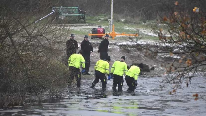 وفاة 3 أطفال سقطوا في بحيرة متجمدة