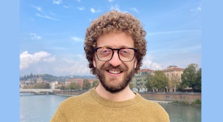 الإمارات تختار الطالب علي الجاروش سفيراً للصوت العربي