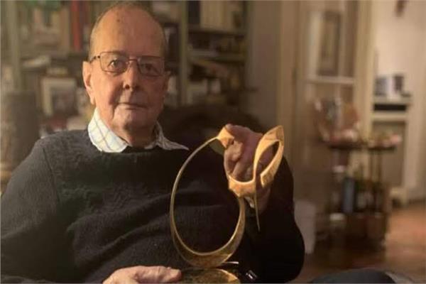 رحيل “مجنون ليلى” الفرنسي.. وعاشق اللغة العربية